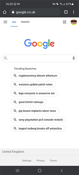 Google tests trending searches on Google mobile home page